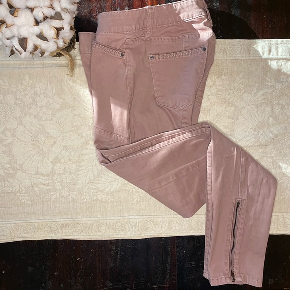 White House Black Market Denim - WHBM pink Skimmer jeans